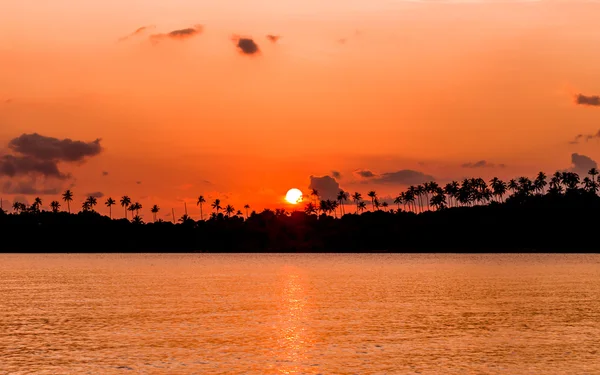 Západ slunce nad oceánem — Stock fotografie