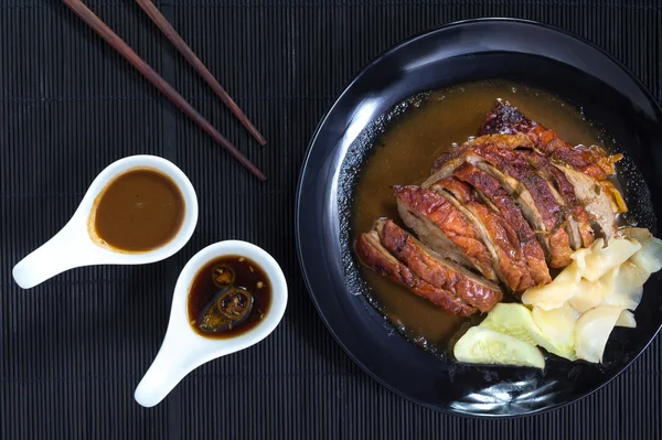 Pato asado y salsas — Foto de Stock