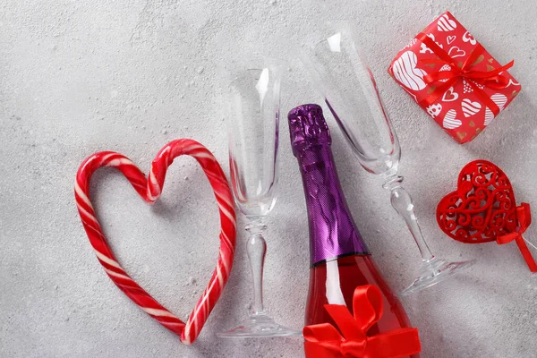 Happy Valentines Day Concept Cină Romantică Sticlă Șampanie Ochelari Dulciuri — Fotografie, imagine de stoc