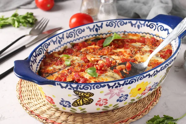Parmigiana Fırında Patlıcan Mozzarella Sarımsak Domates Sosundan Yapılan Bir Aperatiftir — Stok fotoğraf