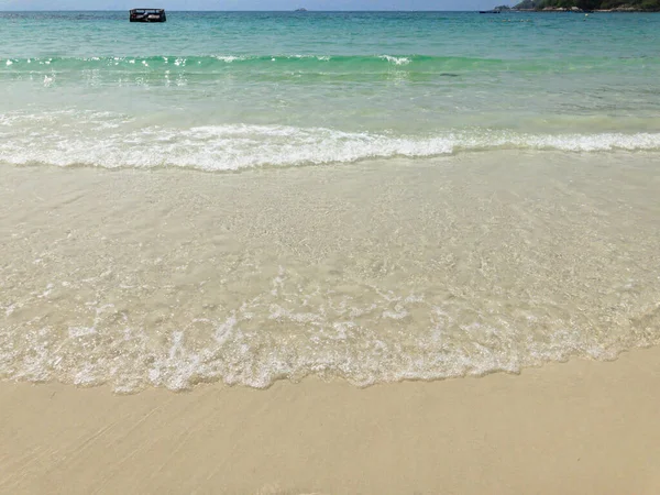 Tropický ráj Beach vlny pro Resort — Stock fotografie