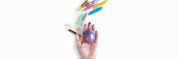 Χρωματιστά πασχαλινά αυγά στο φόντο — Φωτογραφία Αρχείου