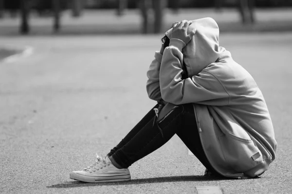 Nervous and Fearful Girl Sitting on the Road — Stock Photo, Image