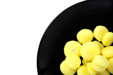 Kestane siyah çanak üzerinde