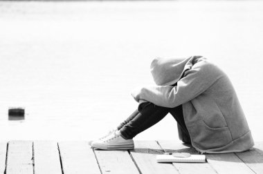 Genç kadın ile onun günlüğü çaresizlik içinde