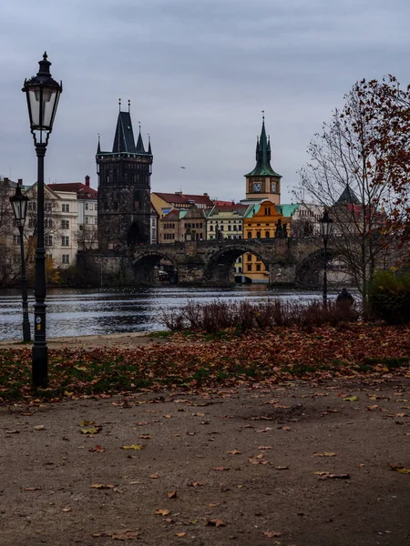 Blick Von Der Moldau Auf Die Prager Altstadt Einem Herbstabend — Stockfoto