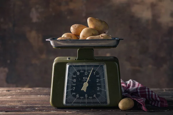 Vintage Scales Wooden Table Potatoes — Stock Photo, Image