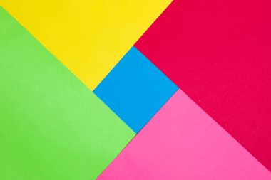 Karton Sayfalarla Yapılan Soyut Renkli Şekiller