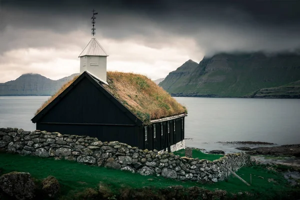 Eglise Avec Toit Herbe Dans Village Funningur Sur Île Eysturoy — Photo