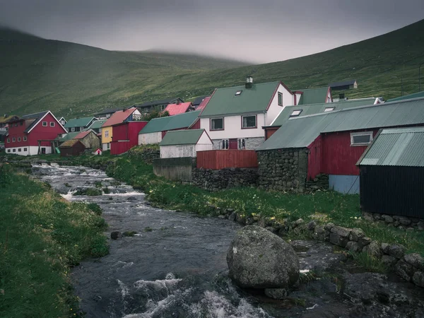 Färgglada Färöiska Hus Vid Floden Byn Gjogv Eysturoy Färöarna — Stockfoto