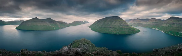 Panoramisch Landschap Bij Het Klakkur Uitzichtpunt Bij Klaksvik Het Eiland Stockfoto