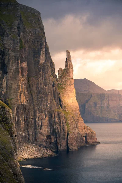 Rock Formation Shape Witch Finger Called Trollkonufingur Located Coast Island — Stock Photo, Image