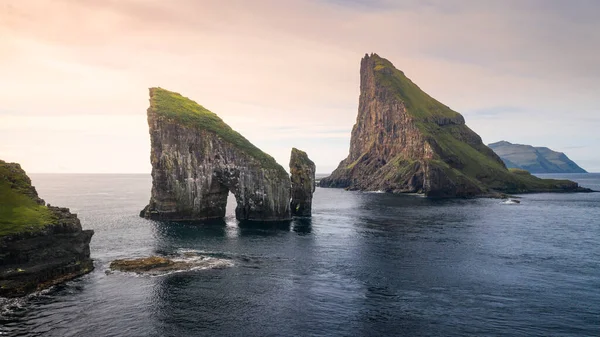 Drangarnier Rock Formations Tindholmur Island Sunset Clouds Vagar Faroe Islands — 图库照片
