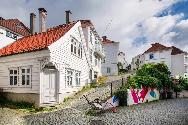 Madeira serrada em Bergen, Noruega — Fotografia de Stock
