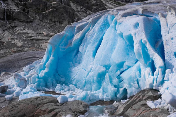 Blauwe gletsjer Nigardsbreen in Noorwegen — Stockfoto