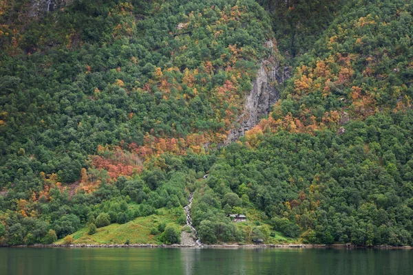 Waterval in Geiranger fjord — Stockfoto