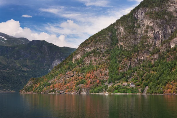 Farm in Geiranger fjord — Stock Photo, Image