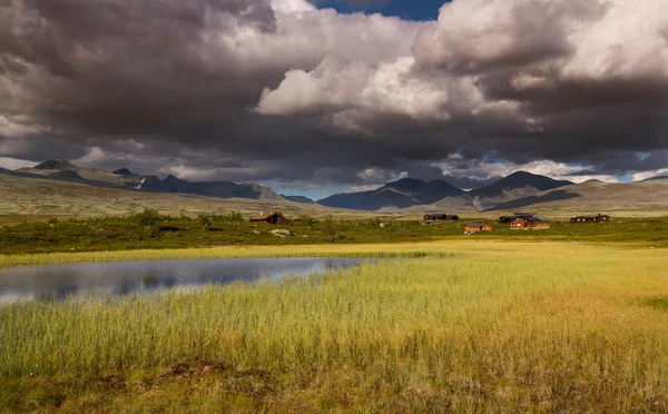 Národní park Rondane s horami a bažiny — Stock fotografie