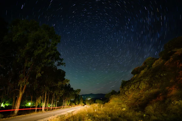 Nocne niebo i drogi — Zdjęcie stockowe