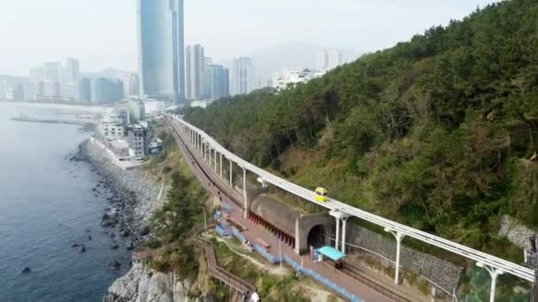 Haeundae海滩列车航景图 韩国釜山 — 图库视频影像