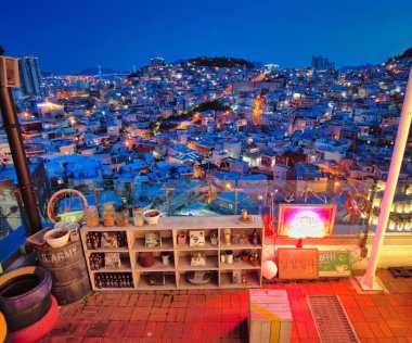 Busan, Güney Kore, Asya 'daki Hochen köyünün Gece Manzarası.