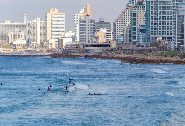 2014特拉维夫以色列冲浪运动员和城市景观与优秀的酒店 希尔顿 喜来登 卡尔顿在特拉维夫一线 Bugrashov 耶路撒冷 Frishman Gordon等地 — 图库照片