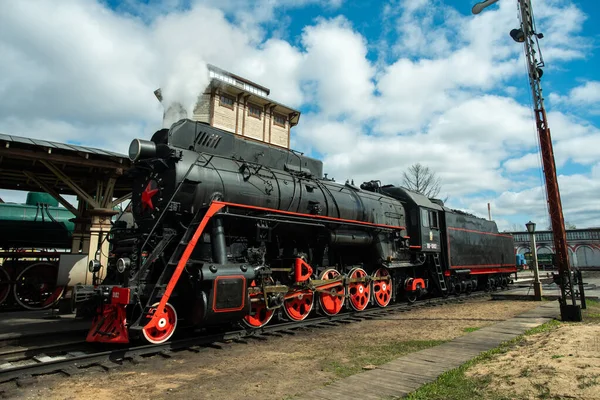 Velha Locomotiva Vapor Retro Vai Mexer Pouco Parar Para Livrar — Fotografia de Stock