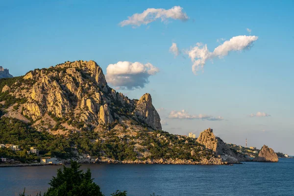 Paisaje Asombroso Parte Meridional Crimea Montaña Gato Veis Las Orejas Fotos De Stock Sin Royalties Gratis