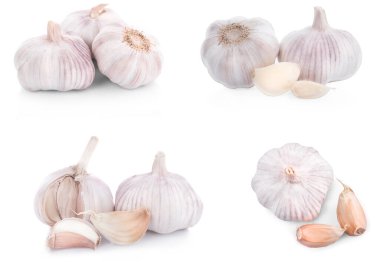 Beyaz arkaplanda sarımsak izole edilmiş.