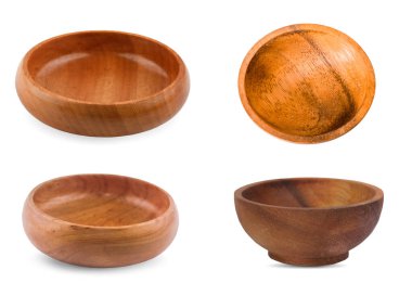 Tahta kase beyaz arka planda izole edilmiş.