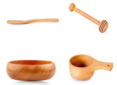 Tahta kaşık beyaz arkaplanda izole edildi 