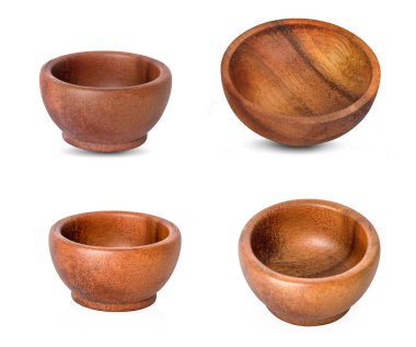 Tahta kase beyaz arka planda izole edilmiş. 