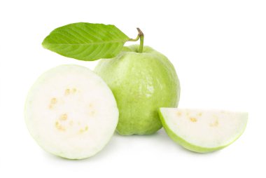 Guava meyvesi beyaz arkaplanda izole.
