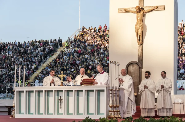 Papa Francis ile kutsal kütlesi