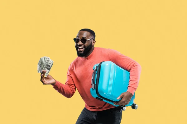 Vacation Time Joyful African American Man Sunglasses Suitcase Cash Money — Stock Photo, Image