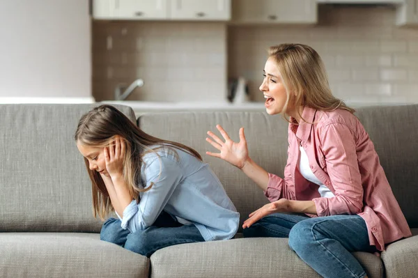 conflict mom daughter sad screaming agression