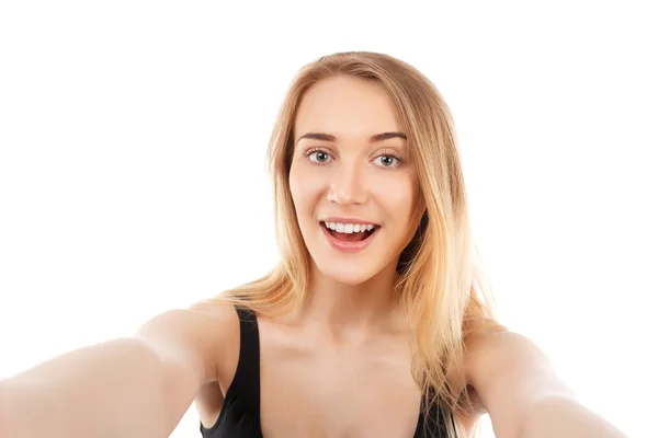 Junge hübsche blonde Frauen machen Selfie — Stockfoto