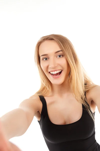 Jóvenes mujeres rubias bonitas tomando selfie — Foto de Stock
