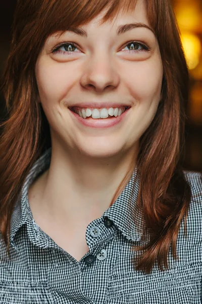 Retrato close-up de jovem bela mulher , — Fotografia de Stock