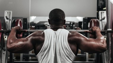 Ağırlık terbiye vücut geliştirme yapıyorum Afrika