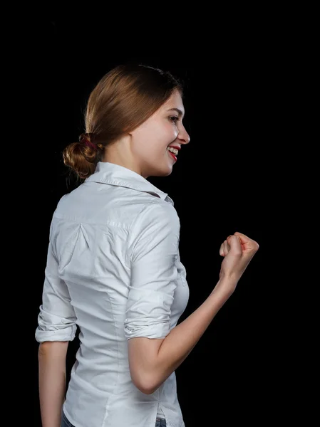 Mujer casual joven aislada sobre fondo negro — Foto de Stock