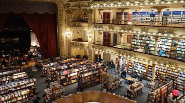 El Aão Büyük Görkemli Kütüphanesi. Ünlü Kitapçı. Buenos Aires, Arjantin - 24 Eylül 2016.