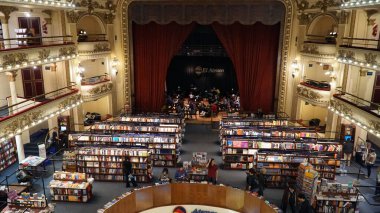 El Aão Büyük Görkemli Kütüphanesi. Ünlü Kitapçı. Buenos Aires, Arjantin - 24 Eylül 2016.