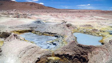 Bolivya 'da Geyser Sol De Manana (Sabah Güneşi). Salar de Uyuni yakınlarındaki Volkanik Alan.