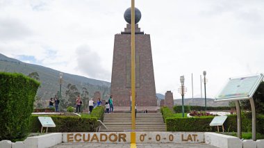 Ciudad Mitad del Mundo (Dünyanın Ortası) Anıtı. Pichincha, Ekvador - 26 Ocak 2017.