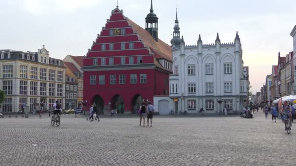 Calles del centro histórico. Greifswald. — Vídeos de Stock