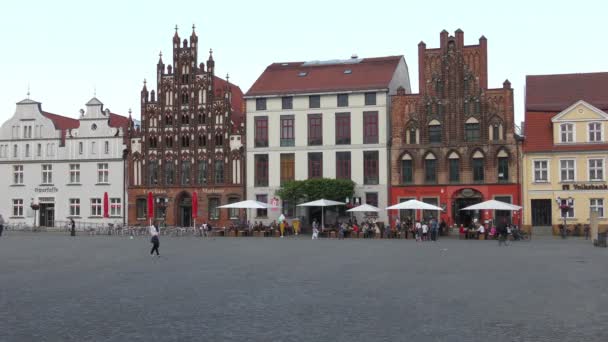 Calles del centro histórico. Greifswald. — Vídeos de Stock