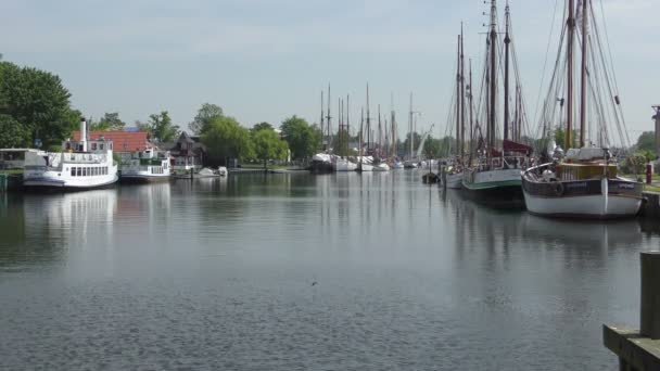 Yachts amarrés à la jetée. Greifswald — Video
