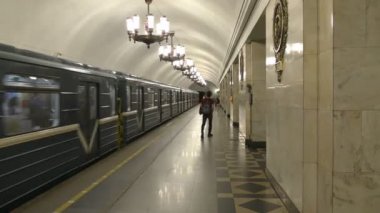 Narvskaya metro istasyonu, Saint-Petersburg iç 