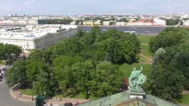 Cityscape view from the colonnade of the Saint Isaac's Cathedral — Stock Video